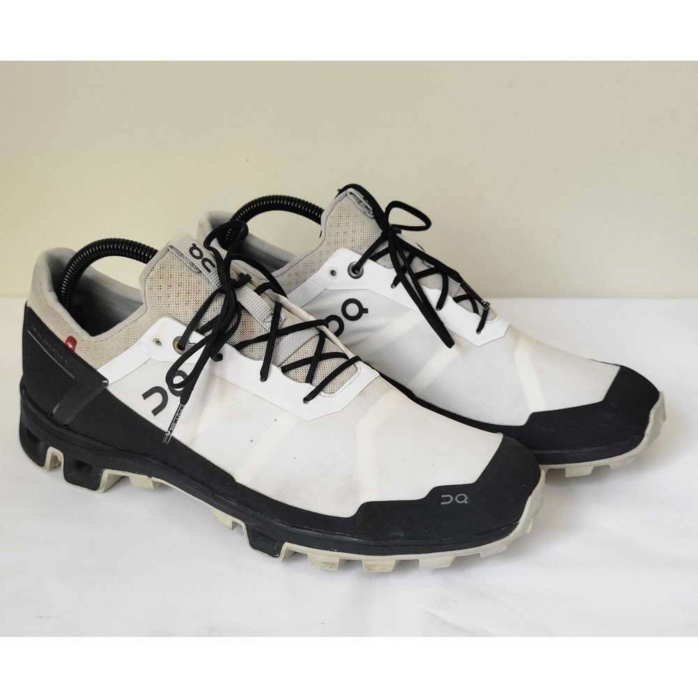 On Cloud Cloudventure Trail Running Shoes White Black Womens 10.5